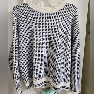 Old Navy Blue and White Sweater- size XL Tall